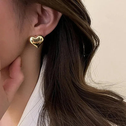 Woman's Dainty Love Heart Shape Earrings Stud Gold Silver Color Metal Earrings Ins Simple Design Daily Jewelry Girl Gift