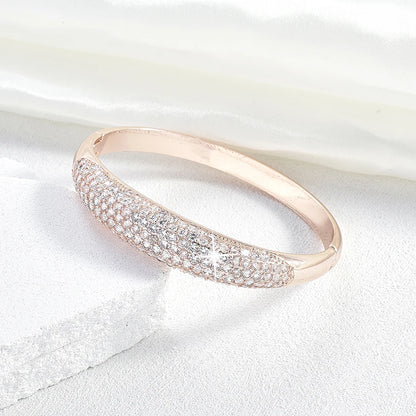 Elegant Lightweight Ladies Bracelet Fashionable Luxury Accessory for Daily Use Ideal Gift Jewelry for Family And Friends