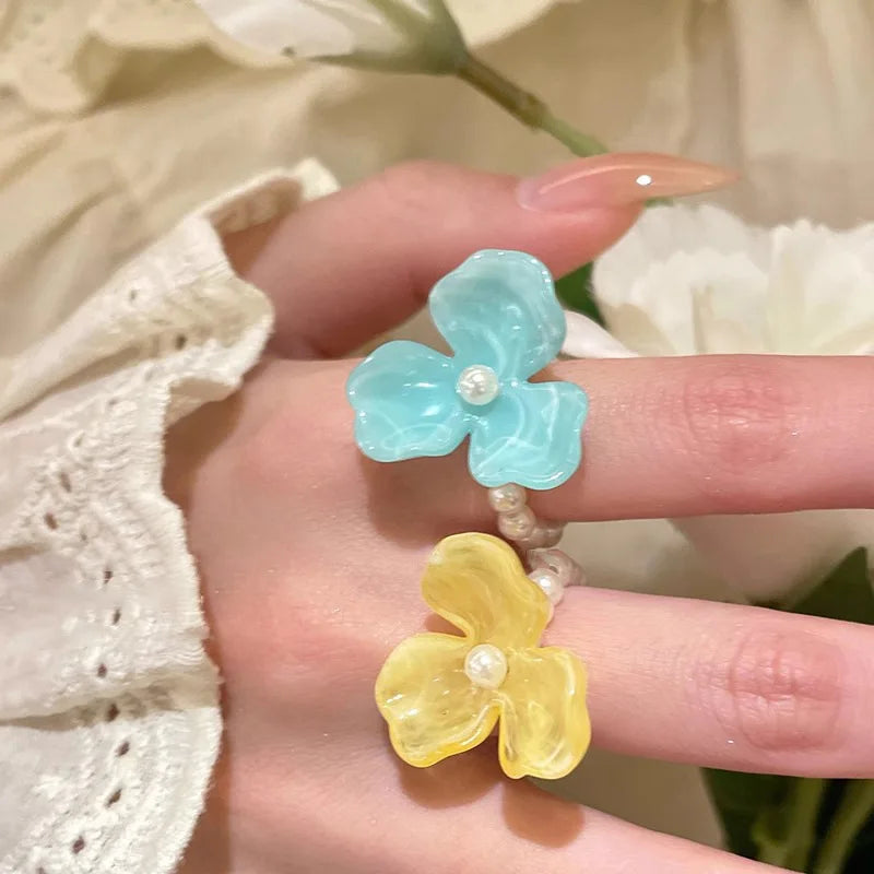 Imitation Pearl Acrylic Flower Rings Sweet Handmade Elastic Rope Romantic Jewelry Gift for Women Girl Fashion