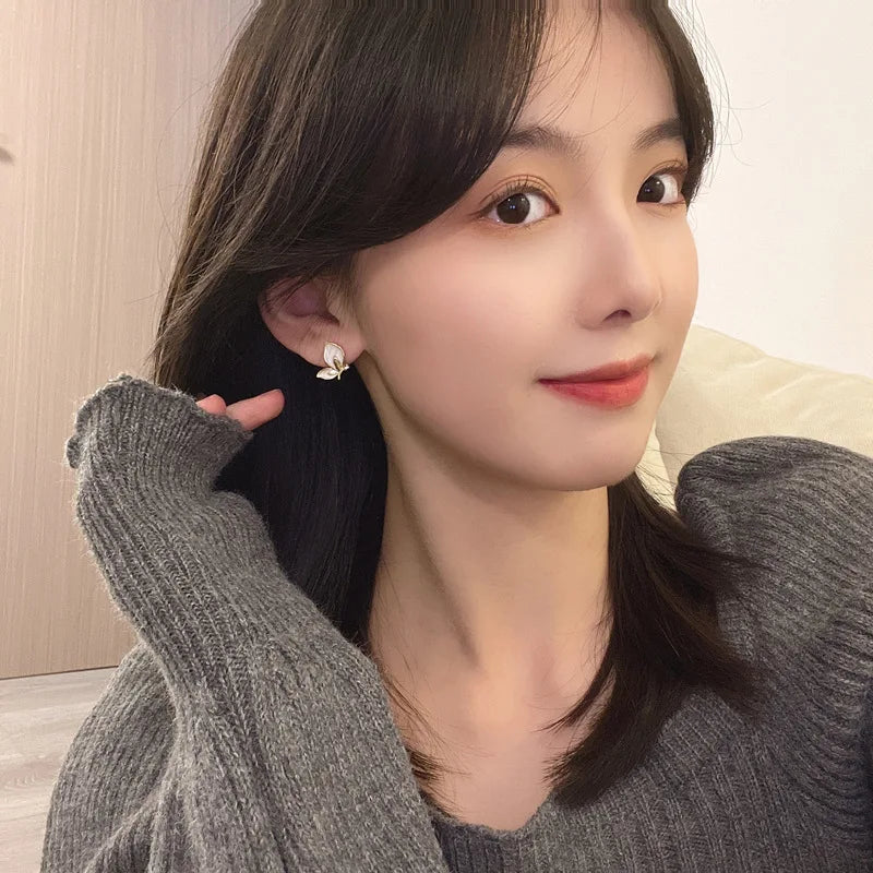 New Fashion Enamel Butterfly Stud Earrings Women Personality Beautiful Golden Rimmed Crystal Butterflies Earrings Jewelry Gift