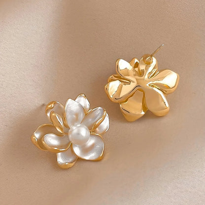 White Enamel Multi-layers Petals Women's Stud Earrings Small Flower Pearl in Middle Design Unusual Earrings Party Ear Jewelry