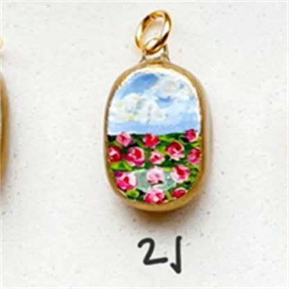 Colorful dopamine pendant with oil droplets, strawberry, crab, heart, shell pattern, color preservation