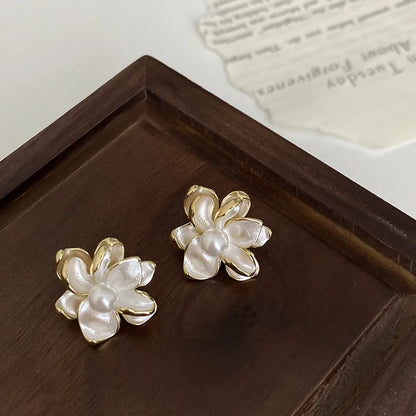 White Enamel Multi-layers Petals Women's Stud Earrings Small Flower Pearl in Middle Design Unusual Earrings Party Ear Jewelry