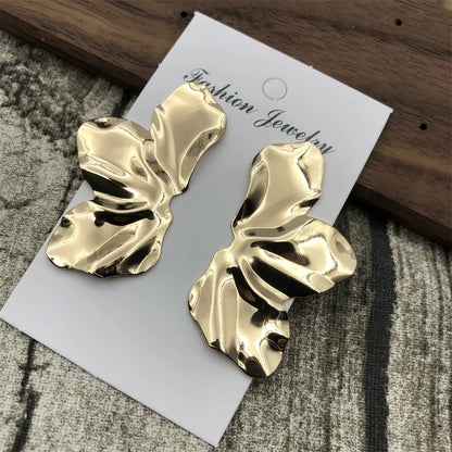 Retro Golden Metal Leaf Drop Earrings for Women Three Petal Petals Flowers Dangle Earrings Wedding Party Simple Trendy Jewelry