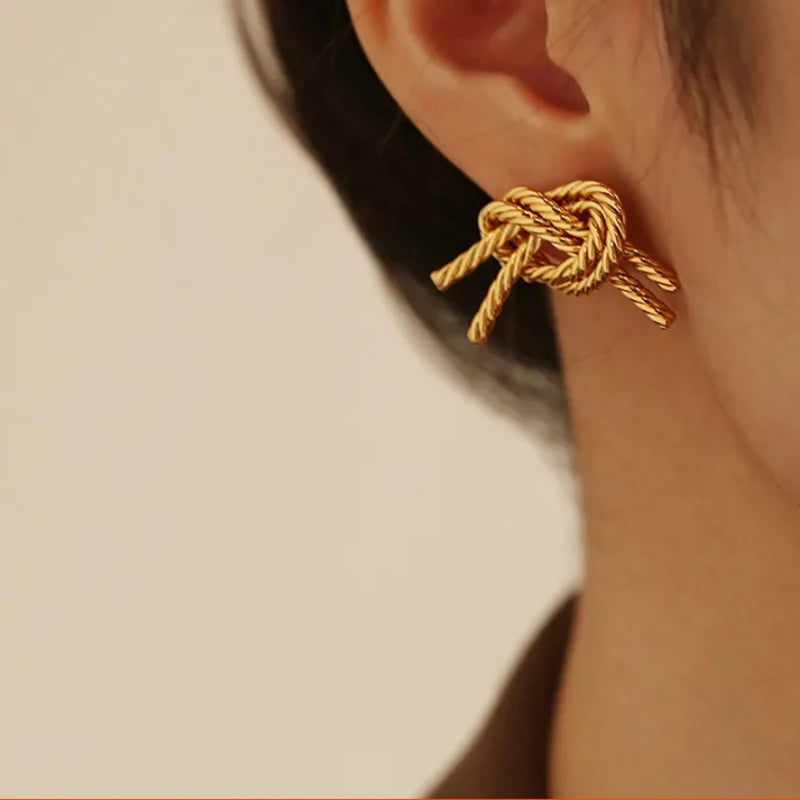 Retro Gold Plated Stainless Steel Texture Earrings for Women Circle Twist Geometric Statement Ear Stud Fashion Jewelry Bijoux