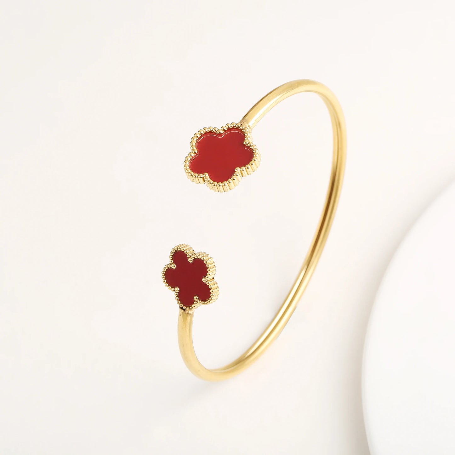 Fashionable New Design Stainless Steel Metal Gold Silver Five Leaf Flower Bracelet High Quality Women's Temperament Gift Clover
