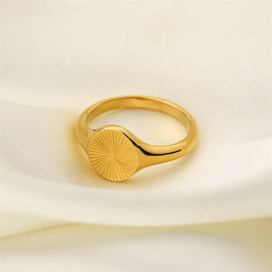 High Quality  Wave Rings For Women Minimalist Dainty Rays Texture Circle Ring Stainless Steel Signet Chunky Dome Ring
