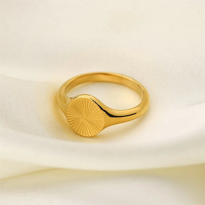 High Quality  Wave Rings For Women Minimalist Dainty Rays Texture Circle Ring Stainless Steel Signet Chunky Dome Ring