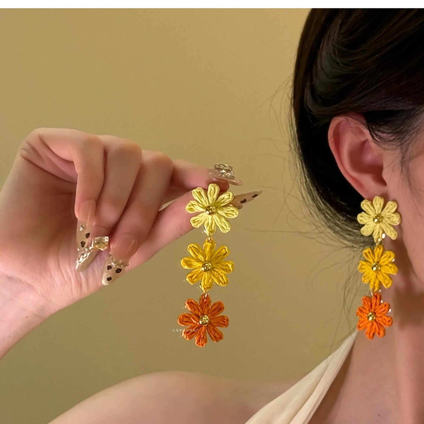 New Colorful Sun Flower Raffia Bead Earrings For Women Girl Handmade Bohemian Rattan Knit Earrings Summer Party Jewelry Gifts