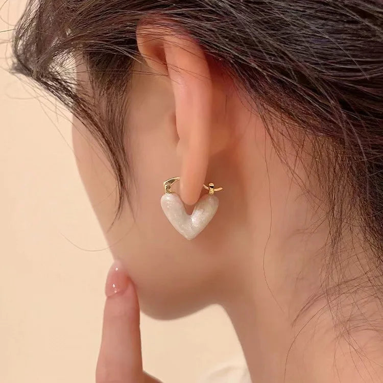 LATS 2024 New Arrival Love Heart Hoop Earrings for Women Small and Delicate Fashion Accessories Elegant Trend Jewelry Party Gift