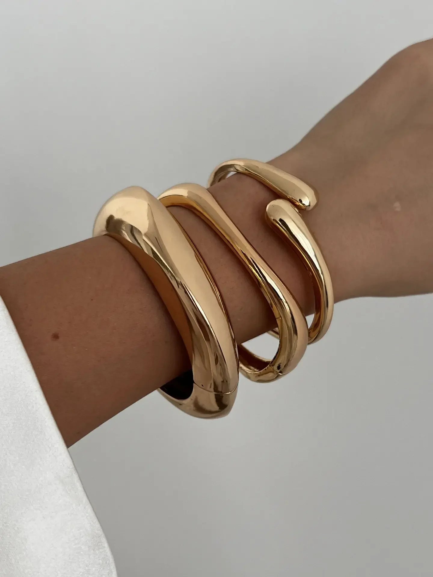 Bracelet for Women 2024 Design Sense Fashion Trend Metal Smooth Water Drop Hug Jewelry Pulseras Mujer Sterling Silver 925 Girl
