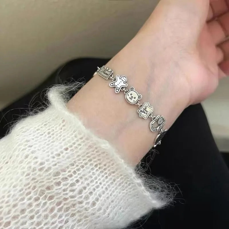 Gingerbread man bear bracelet female ins trendy niche design high-end retro old cute cartoon lady student bracelet