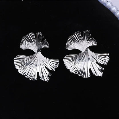 Retro Exaggerate Metal Statement Earrings for Women European Fashion Round Star Square Leaf Twist Geometry Long Earrings Jewelry