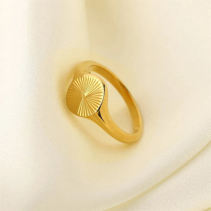 High Quality  Wave Rings For Women Minimalist Dainty Rays Texture Circle Ring Stainless Steel Signet Chunky Dome Ring