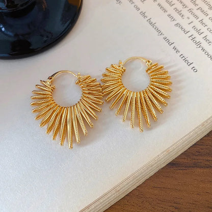 Brincos de argola vazados em formato de coração colorido para mulheres, design coreano doce, fivela de orelha, joia de festa temperamental e estilosa fofa