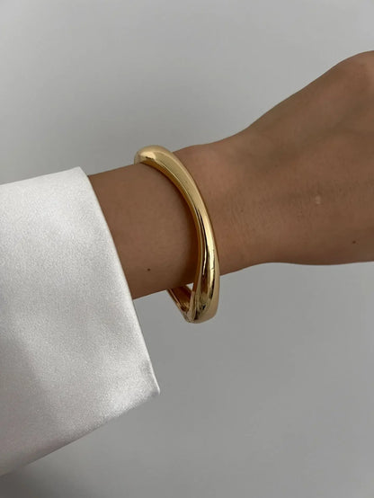 Bracelet for Women 2024 Design Sense Fashion Trend Metal Smooth Water Drop Hug Jewelry Pulseras Mujer Sterling Silver 925 Girl