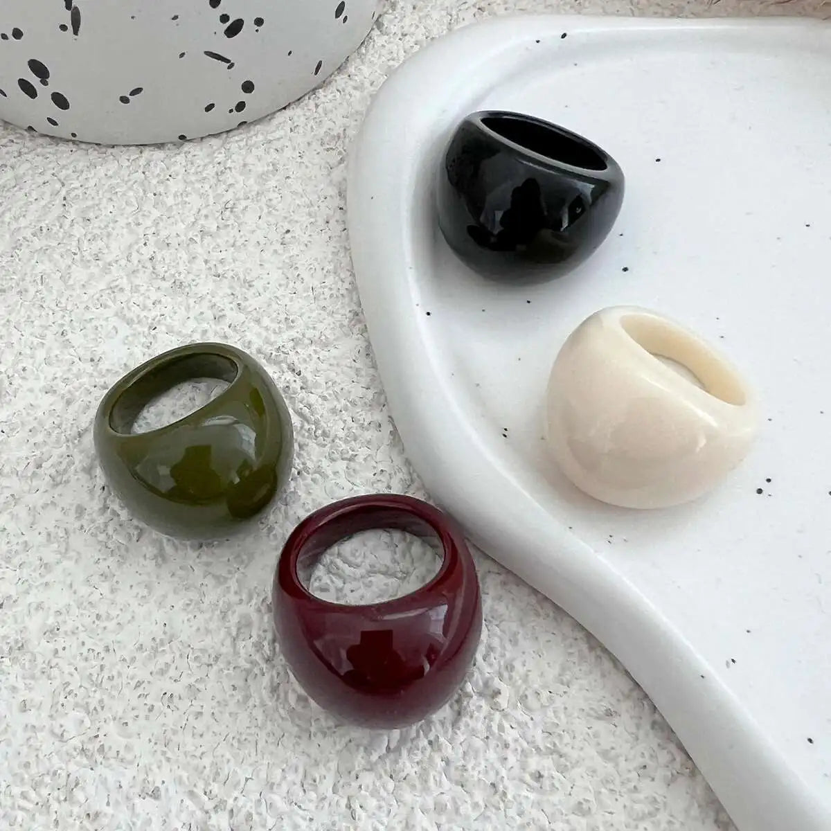Ingemark Vintage Irregular Smooth Resin Plastic Rings for Women New Trend Boho Geometric Finger Rings Aesthetic Party Jewelry