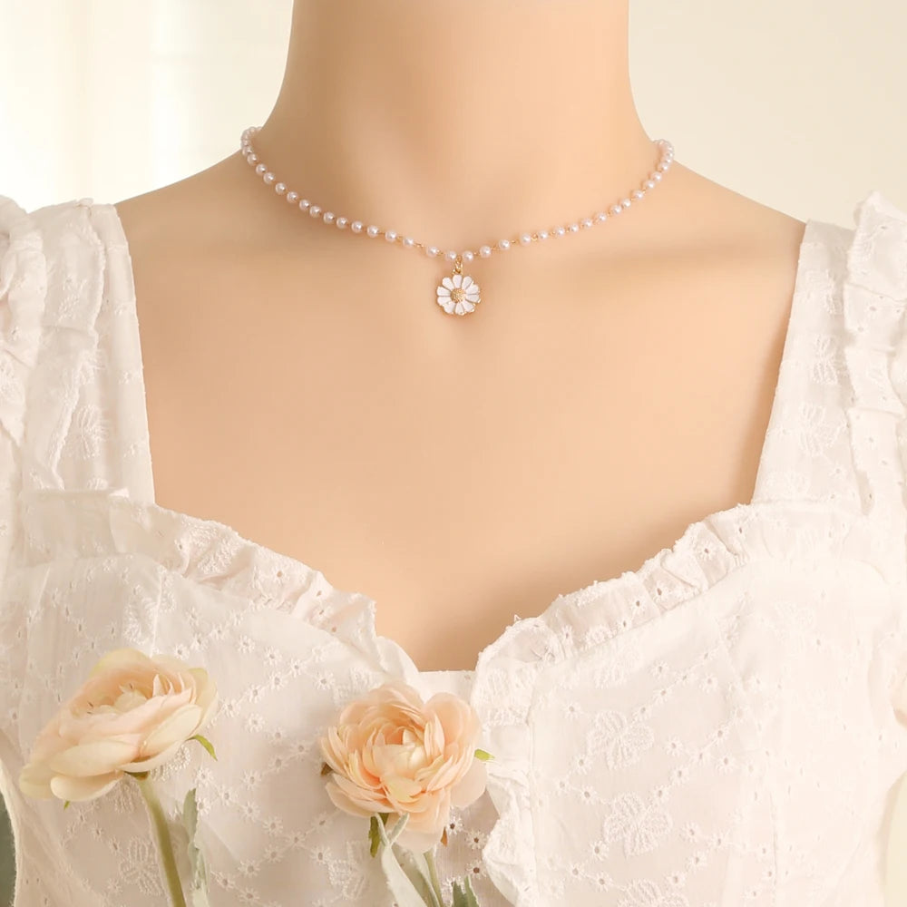 LATS 2022 New Beads Neck Chain Kpop Pearl Choker Necklace Gold Color Goth Chocker Jewelry on The Neck Pendant Collar for Women