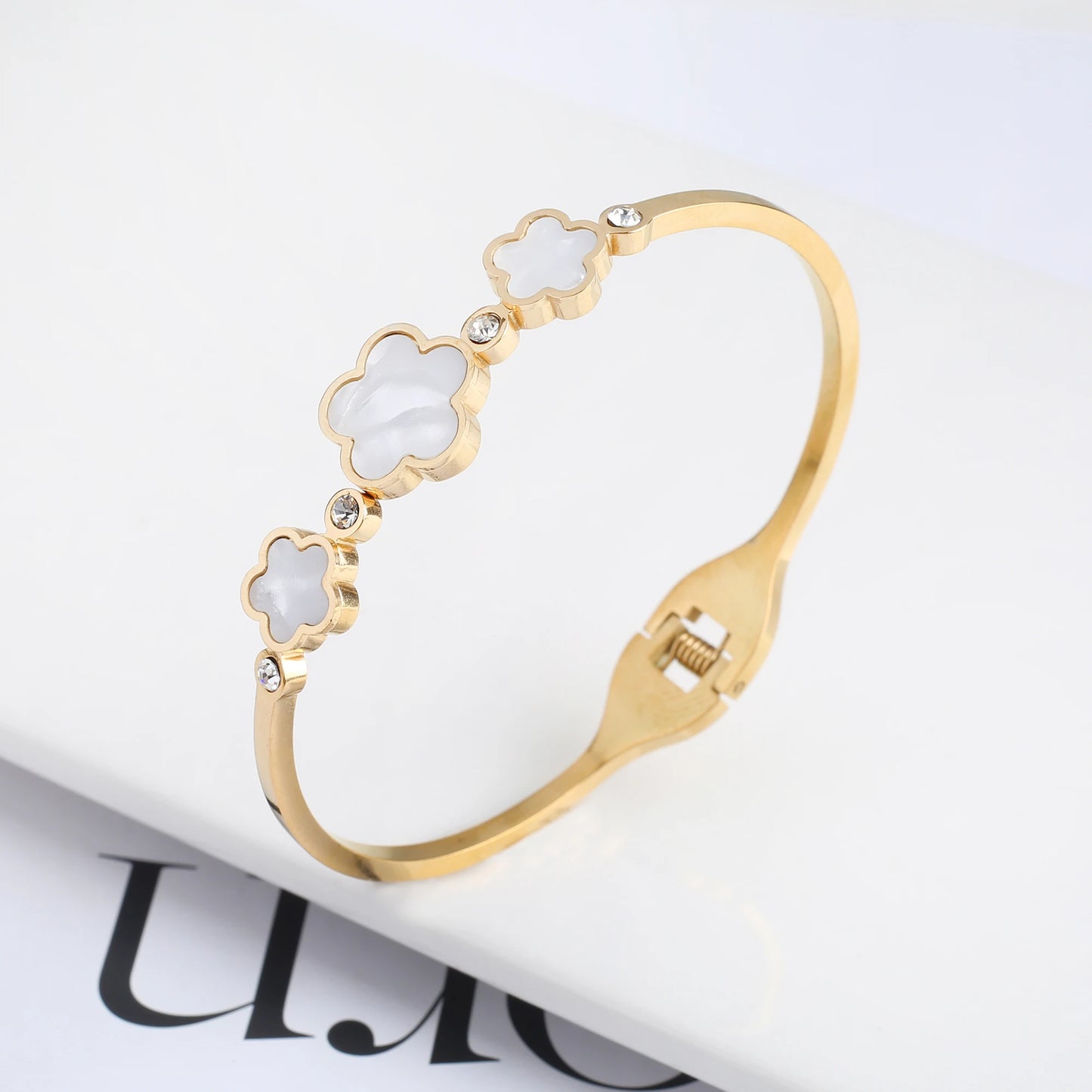 Fashionable New Design Stainless Steel Metal Gold Silver Five Leaf Flower Bracelet High Quality Women's Temperament Gift Clover