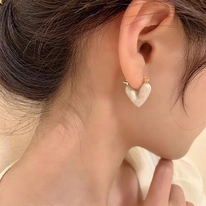 LATS 2024 New Arrival Love Heart Hoop Earrings for Women Small and Delicate Fashion Accessories Elegant Trend Jewelry Party Gift