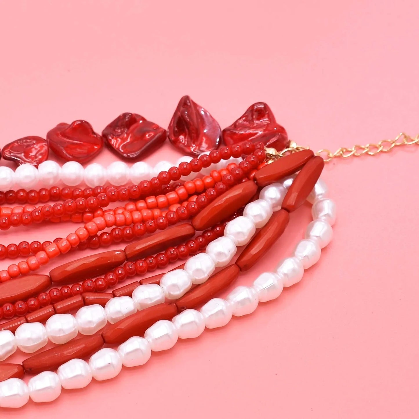Multi level design, women's necklace, pearl layering, high-end feel, suitable for women, full of sexiness