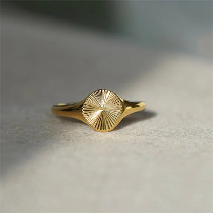 High Quality  Wave Rings For Women Minimalist Dainty Rays Texture Circle Ring Stainless Steel Signet Chunky Dome Ring