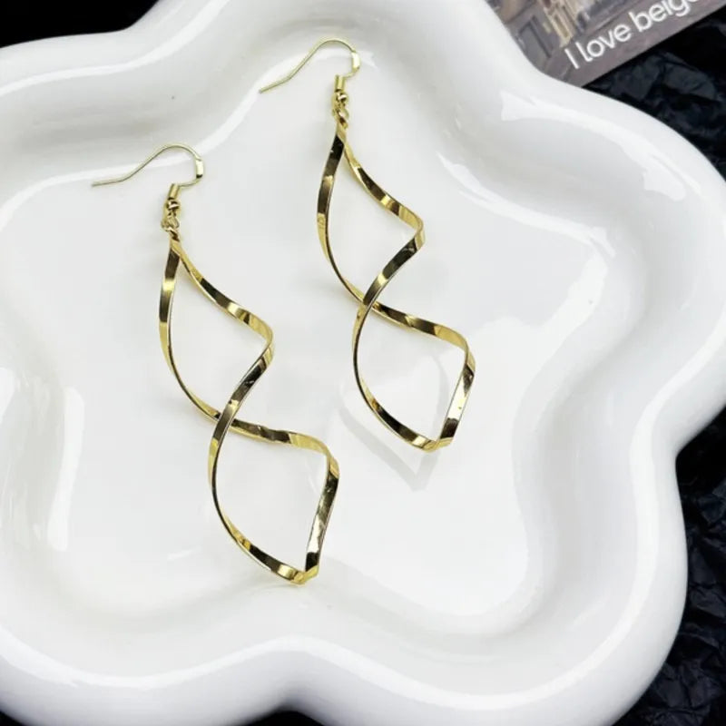 Brincos de gota com borla curva espiral personalizados para mulheres, brincos de pino da moda coreana, acessórios de joias, presentes bonitos