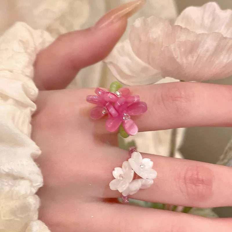 Violet Flower Acrylic Ring New Korean Style White Lily Index Finger Ring Elastic Beaded Unique Creativity Fold Women Jewelry