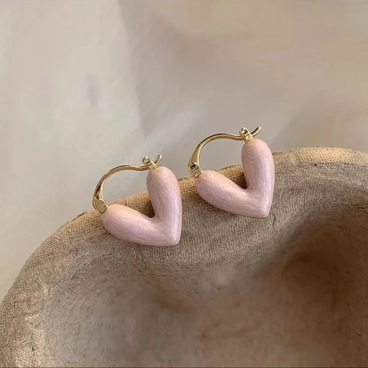 LATS 2024 New Arrival Love Heart Hoop Earrings for Women Small and Delicate Fashion Accessories Elegant Trend Jewelry Party Gift
