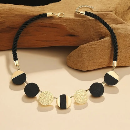 Necklace for Women Black Rope Chains Round Disc Pendant Choker Girls Gifts Fashion Jewelry Hot Sale Party Gift 2025 New Style