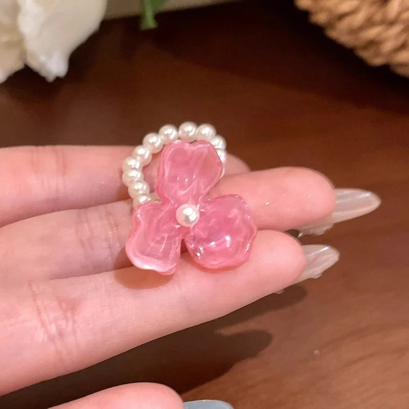 Imitation Pearl Acrylic Flower Rings Sweet Handmade Elastic Rope Romantic Jewelry Gift for Women Girl Fashion