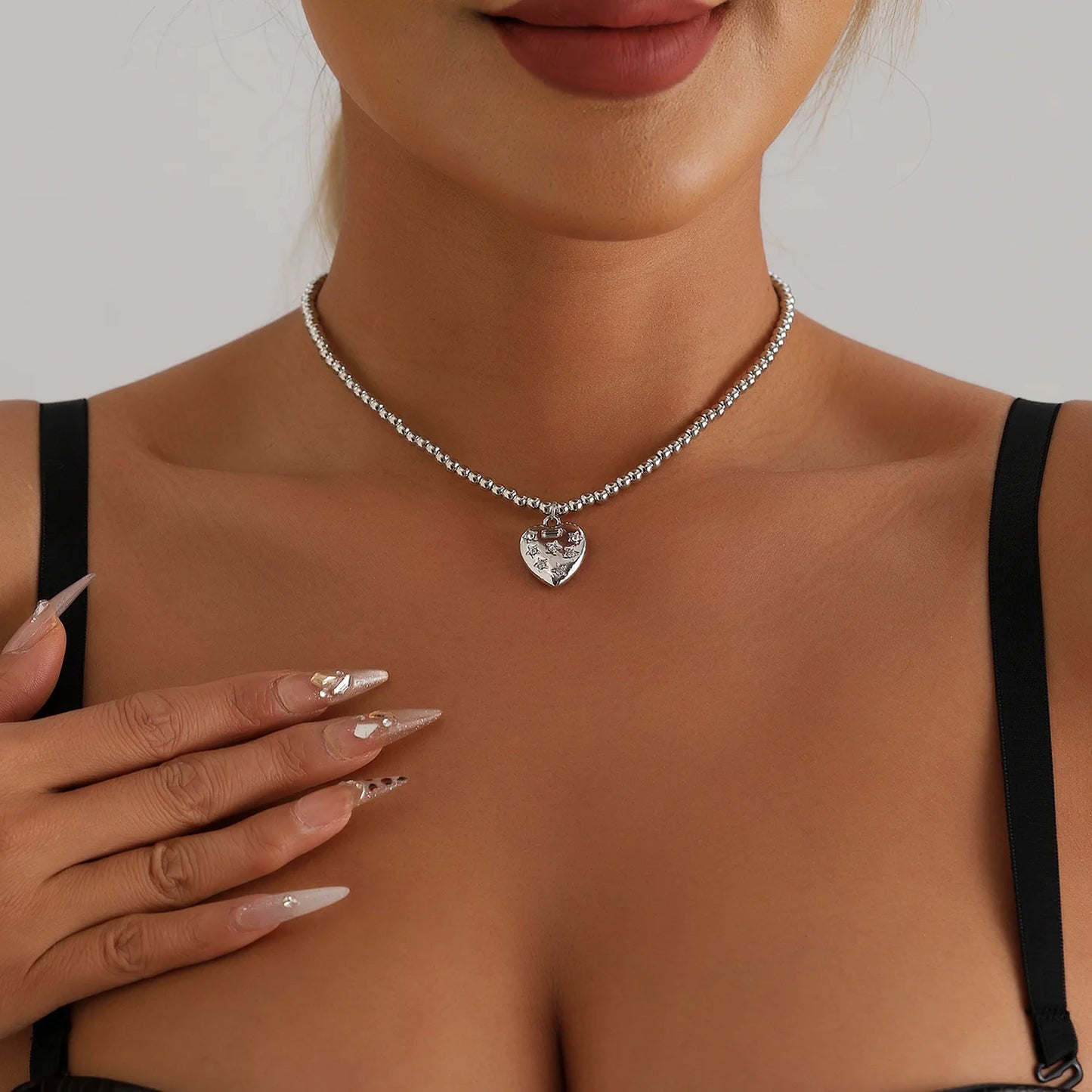 LATS Heart Beaded Necklace Women Boho Crystal Class Gravel Clavicle Chain Cool Y2K Choker Exquisite Fashion Jewelry