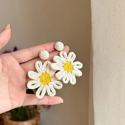 New Colorful Sun Flower Raffia Bead Earrings For Women Girl Handmade Bohemian Rattan Knit Earrings Summer Party Jewelry Gifts