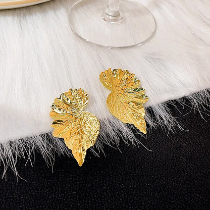 Retro Metal Leaf Drop Earrings for Women Golden Silver Color Punk Statement Earrings Trendy European Fashion Jewelry Gift