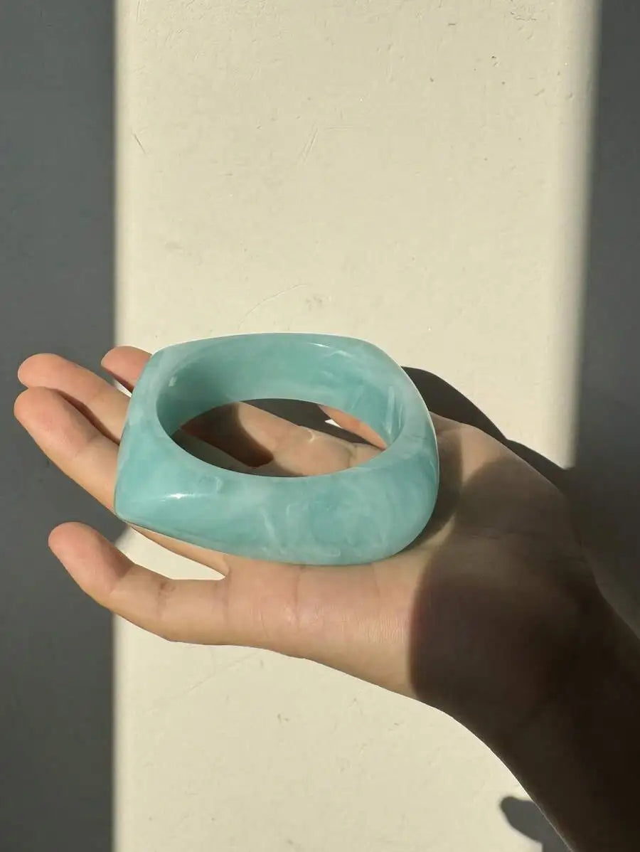 HUANQI Asymmetrical Round Irregular Blue Resin Acrylic Cuff Bracelet for Women Girls Trendy Bling Design Chunky Jewelry