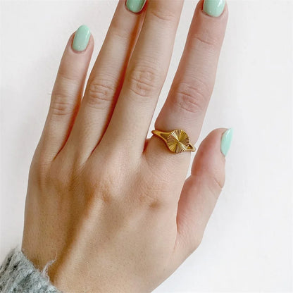 High Quality  Wave Rings For Women Minimalist Dainty Rays Texture Circle Ring Stainless Steel Signet Chunky Dome Ring