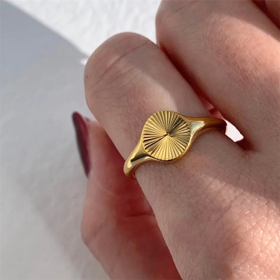 High Quality  Wave Rings For Women Minimalist Dainty Rays Texture Circle Ring Stainless Steel Signet Chunky Dome Ring