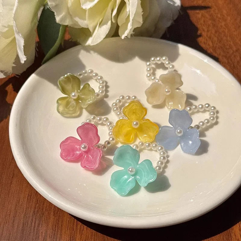 Imitation Pearl Acrylic Flower Rings Sweet Handmade Elastic Rope Romantic Jewelry Gift for Women Girl Fashion