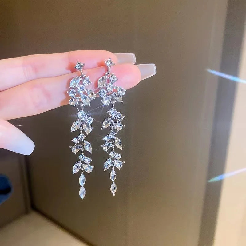 2023 New Fashion Trend Unique Design Elegant Delicate Zircon Water Drop Earrings Women Jewelry Party Premium Gift Wholesale