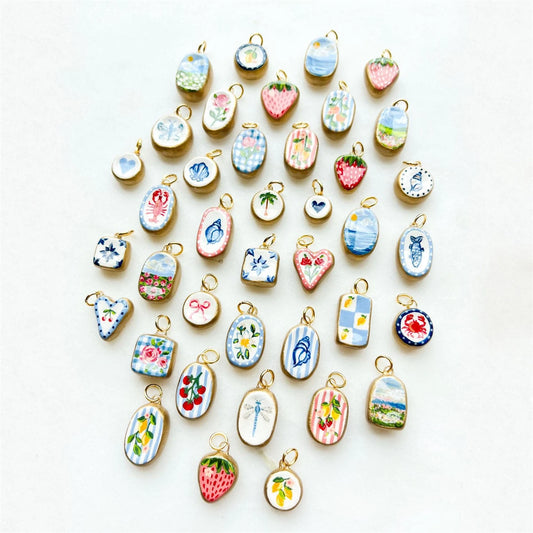 Colorful dopamine pendant with oil droplets, strawberry, crab, heart, shell pattern, color preservation