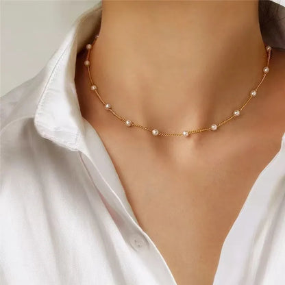 A women's beaded pearl lace gold gothic pendant collar necklace - girl's jewelry accessory