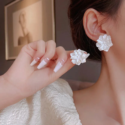 White Flower Dangle Earrings for Women Acrylic Big Floral Metal Circle Drop Earrings Korean Fashion Cute Girl Party Jewelry Gift