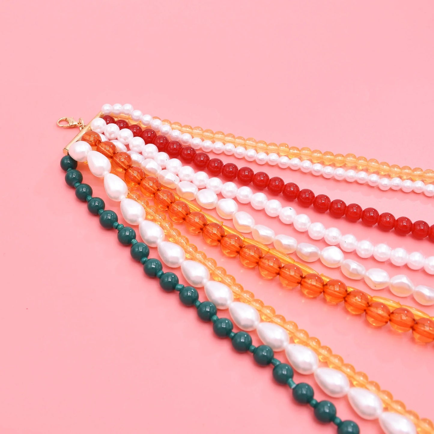 Multi level design, women's necklace, pearl layering, high-end feel, suitable for women, full of sexiness