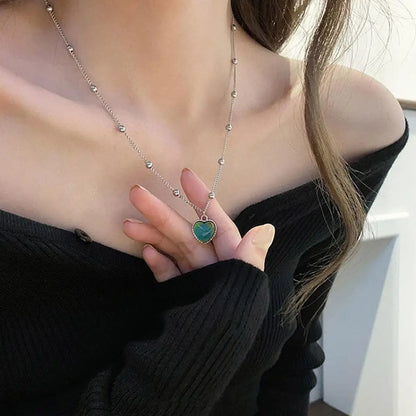 Thermochromic Mood Heart Pendant Necklace Korean Temperature Color Change Necklace Sensitive Stone Clavicle Chain Lover Jewelry