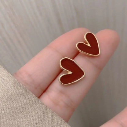 LATS Wine Red Love Stud Earrings for Women Retro Temperament Little Peach Heart Ear Jewelry Classic Modern Trends Accessories
