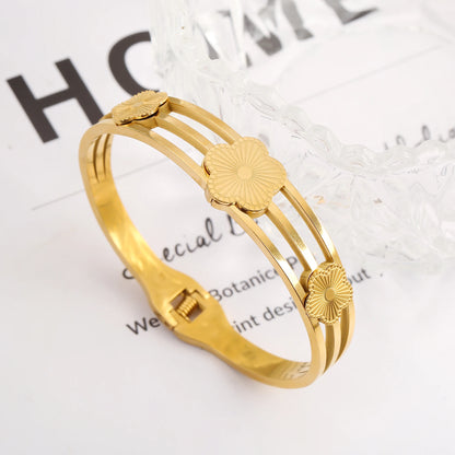 Fashionable New Design Stainless Steel Metal Gold Silver Five Leaf Flower Bracelet High Quality Women's Temperament Gift Clover