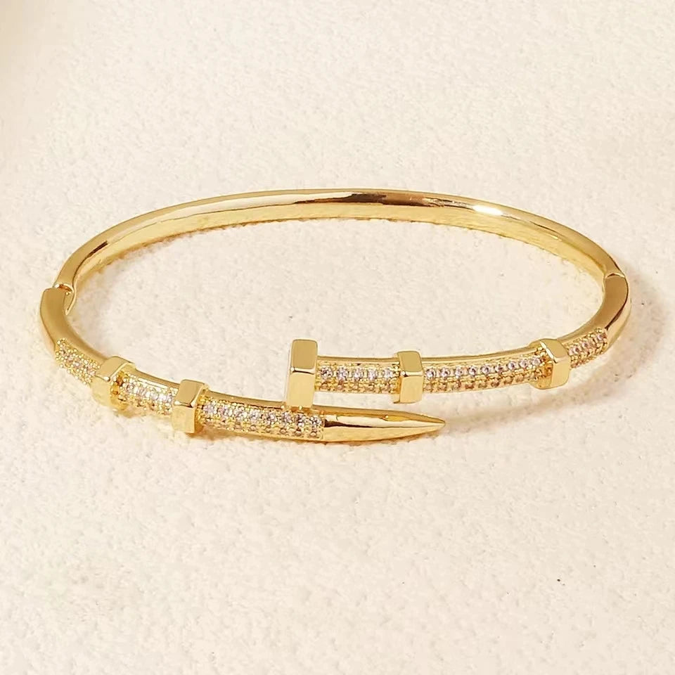 Classic Woman's Nail Shaped Open Bracelet Luxurious Gold Color Sparking Zircon Bracelet For Fashion - forward Events