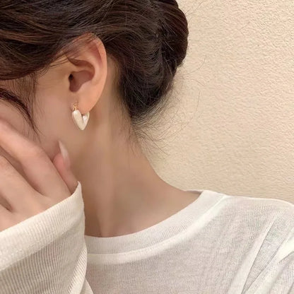 LATS 2024 New Arrival Love Heart Hoop Earrings for Women Small and Delicate Fashion Accessories Elegant Trend Jewelry Party Gift