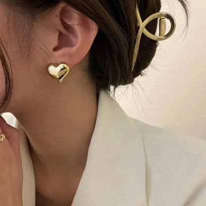 Woman's Dainty Love Heart Shape Earrings Stud Gold Silver Color Metal Earrings Ins Simple Design Daily Jewelry Girl Gift