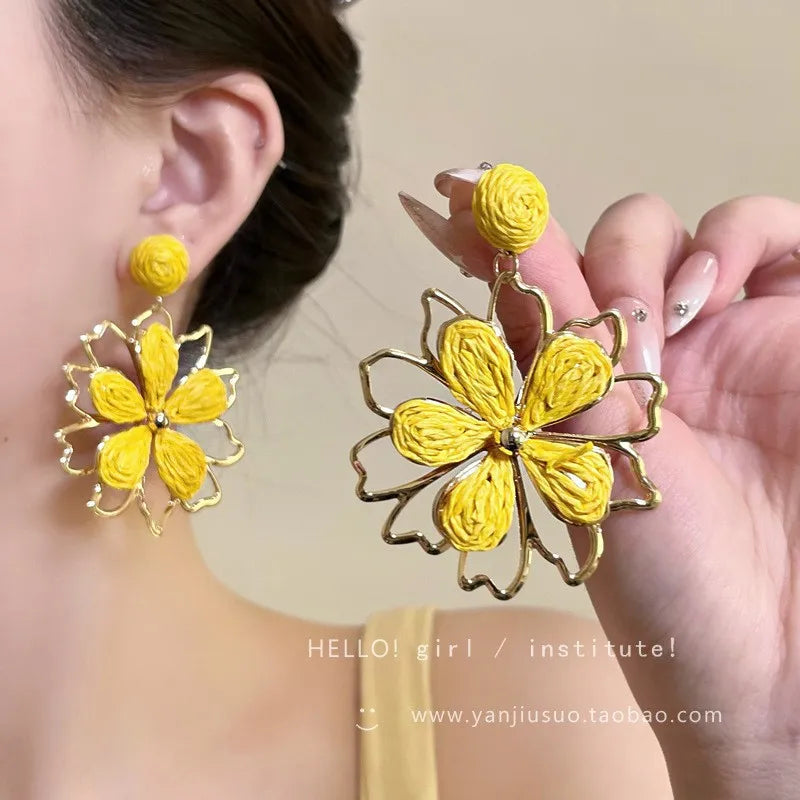 New Colorful Sun Flower Raffia Bead Earrings For Women Girl Handmade Bohemian Rattan Knit Earrings Summer Party Jewelry Gifts
